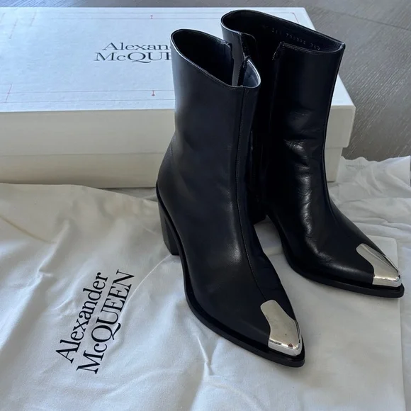 Alexander McQueen Black Heeled Boots with Silver Tips - Picture 1 of 5